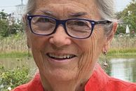 Dolores Hayden认为，架构倾向于为高端客户提供服务，但随着职业多元化，事情正在变化。