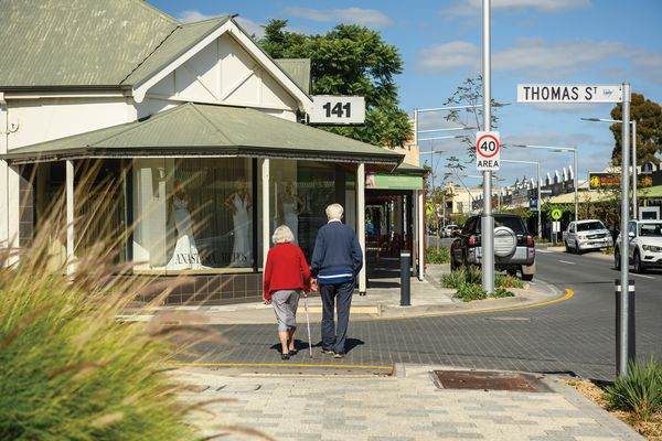 The Design King William project (by City of Unley, Outerspace Landscape Architects and BMD Group) upgraded Adelaide’s King William Road with plantings and pedestrian safety measures.