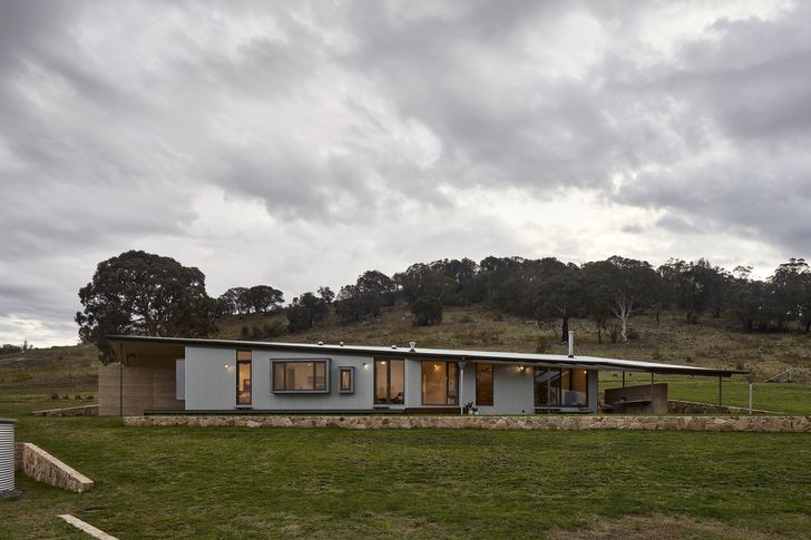 Kampung Batu Bigga (Rocky Knoll Shelter) by Philip Leeson Architects amd Sarah Truscott Architect.