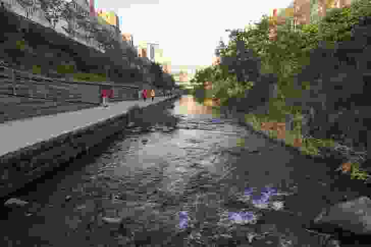 Seoul’s Cheonggyecheon stream, designed by SeoAhn Total Landscape. 