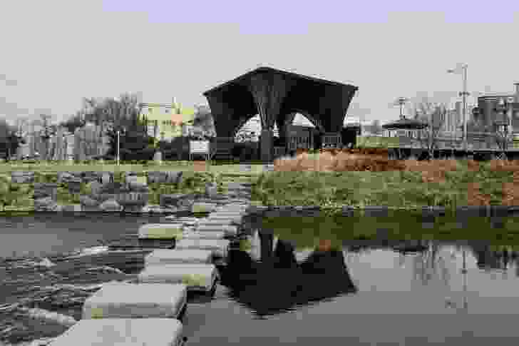 The River Reading Room houses 200 books in memory of the 200 students who lost their lives in the Gwangyu Uprising in 1980. 