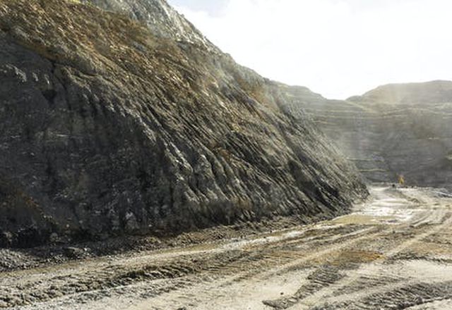 Horokiwi Quarry in Wellington – transforming post-extraction landscapes into public spaces that highlight their scale and otherworldly qualities can change the way we relate to our environment.