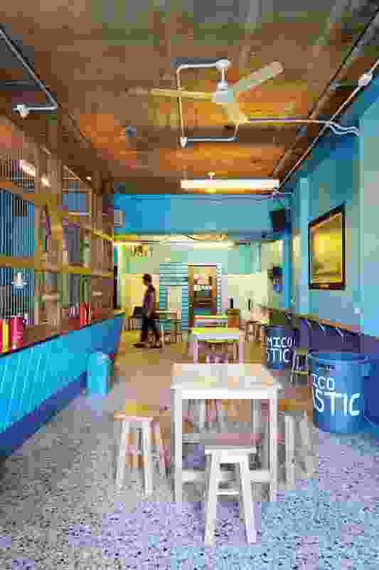 Bar Económico’s colour scheme was influenced by Caribbean dive bars. walls have been purposefully treated to look repainted.