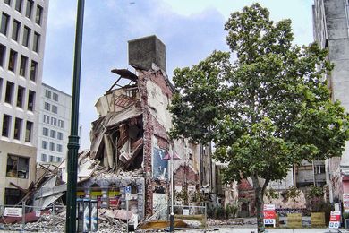 Sevicke Jones大厦在大教堂广场，基督城，2011年2月22日。