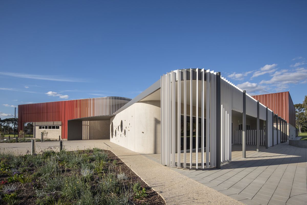 Mitchell Park Sports & Community Centre by Studio Nine Architects ...