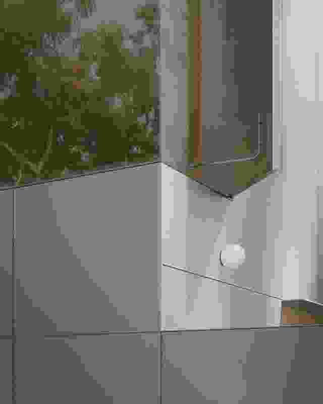 Hardie™ Fine Texture Cladding on Corner House by architecture practice Retallack Thompson.