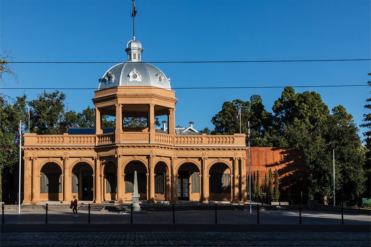 Bendigo Soldiers' Memorial Institute by Lovell Chen | ArchitectureAu