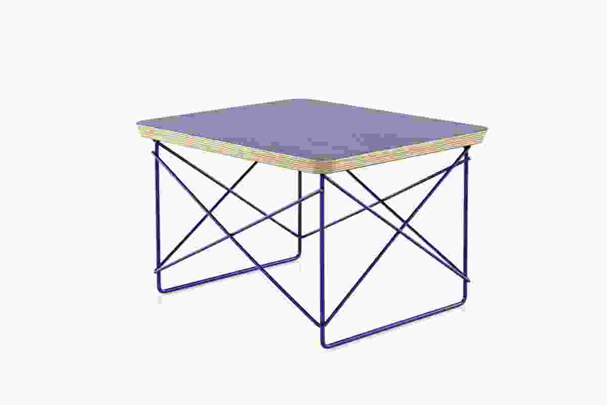 The Select edition Eames Wire Base Low Table in cobalt blue.