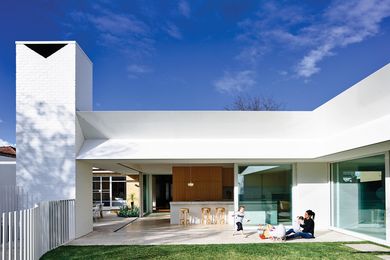 The Maitland House addition lightly connects with the existing house, leaving the original structure largely untouched.