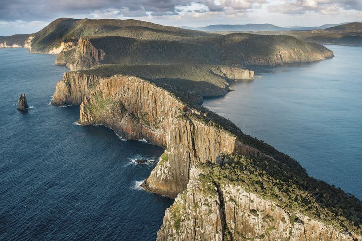 Construction underway for Andrew Burns Architecture’s cliff top ...